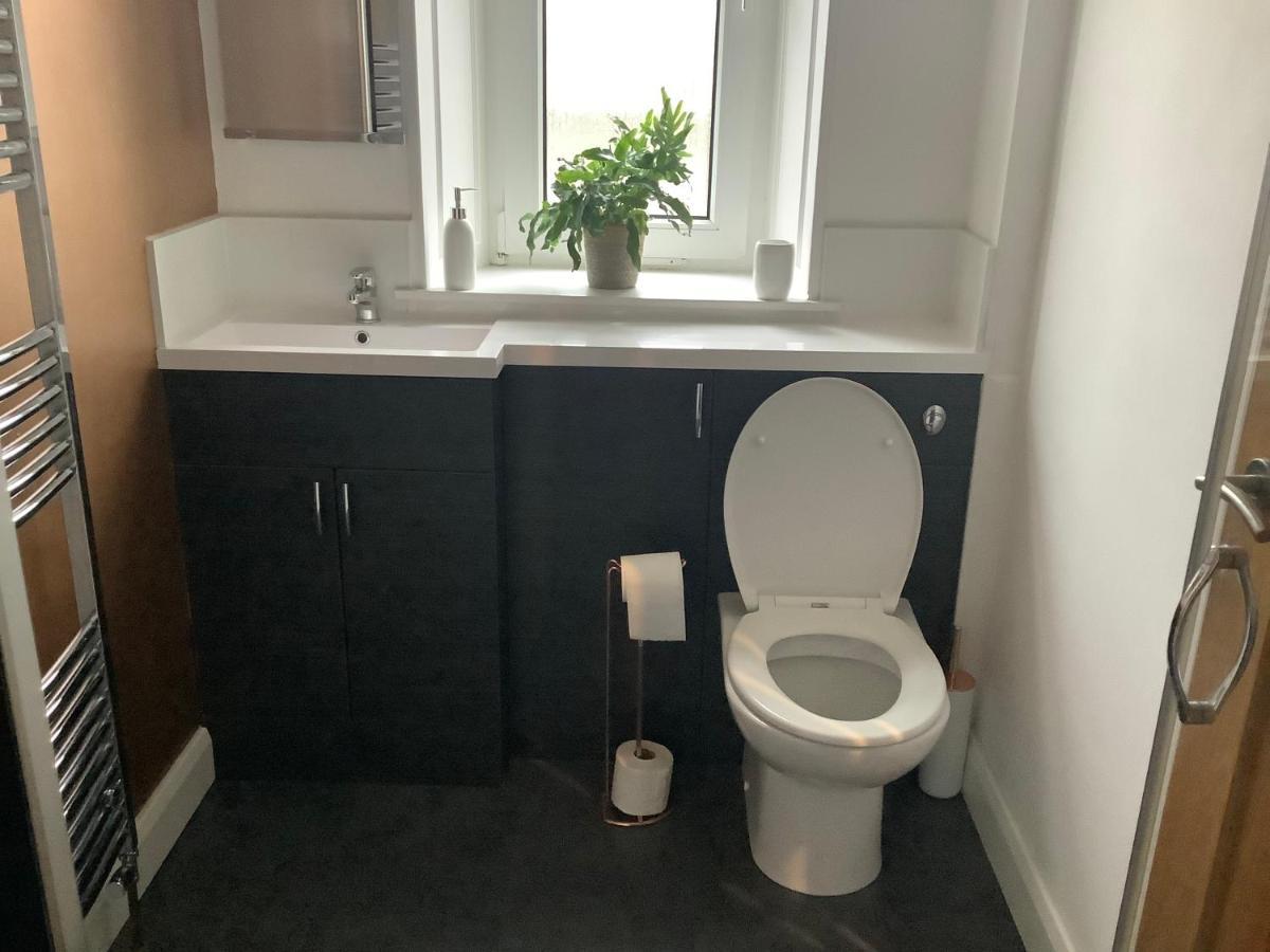 4 Stills Apartment Rothes